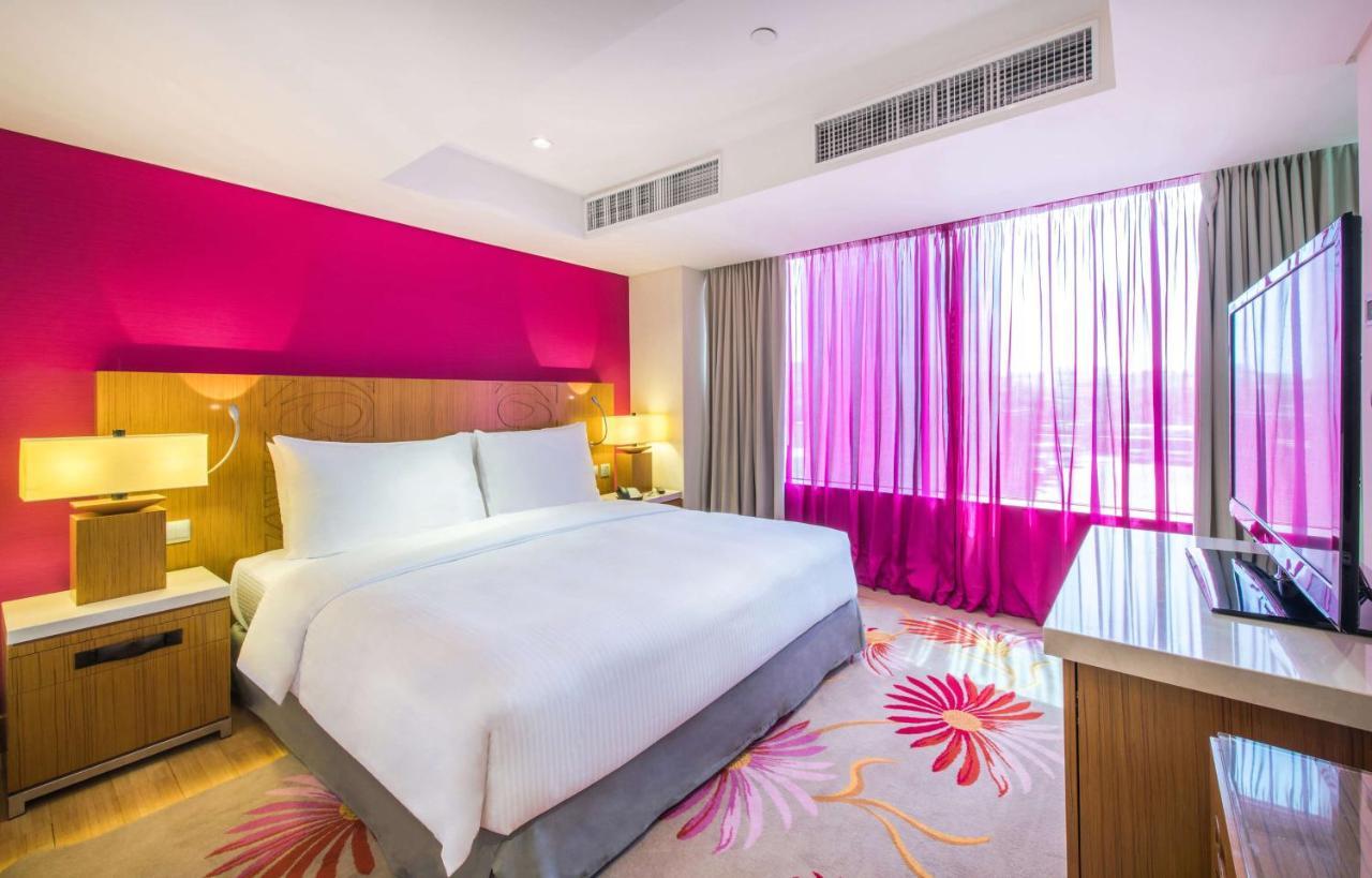 Radisson Blu Hotel, Kuwait Кувейт Экстерьер фото Deluxe Room