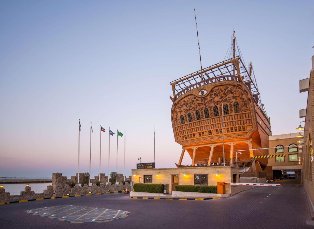 Radisson Blu Hotel, Kuwait Кувейт Экстерьер фото The Maritime Museum